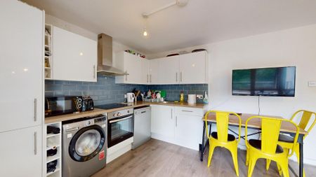 18 Hind Grove – Room 2 - Photo 2