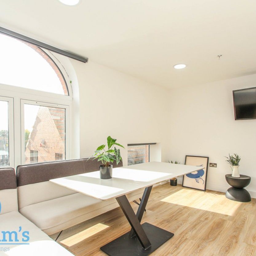 4 bed Apartment for Rent - Photo 1