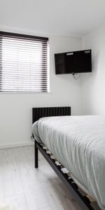 6 bedroom house to rent - Photo 4