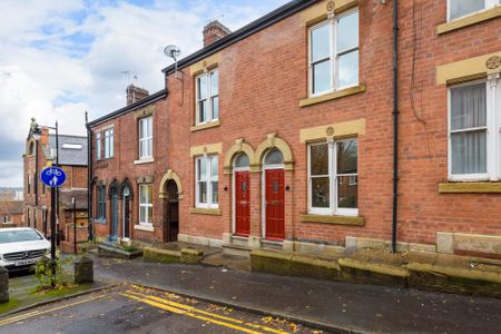 Broomspring Lane, Sheffield, S10 - Photo 2