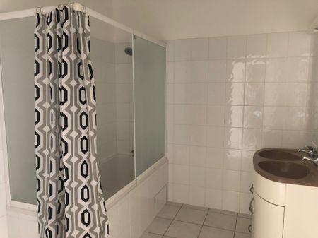 Location Maison 5 pièces 107m² COGNAC 16100 - Photo 3
