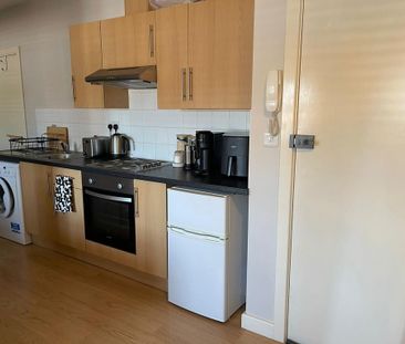1 bedroom flat to rent - Photo 4