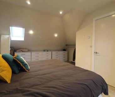 6 bedroom semi-detached house to rent - Photo 3