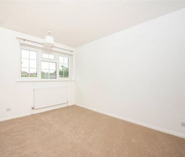 3 bedroom end of terrace house to rent - Photo 1