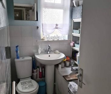 2 bedroom end of terrace house to rent - Photo 2