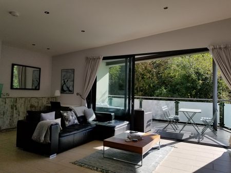 2 Bed Penthouse, St. George's Lodge, S17 - Photo 2