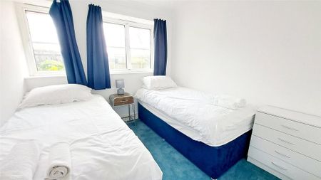 3 bedroom detached house to rent - Photo 4