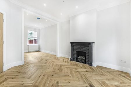 4 bedroom terraced house to rent - Photo 3