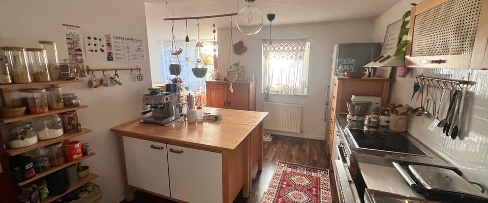 Schöne 2 Zimmer, Küche Bad Wohnung mit Balkon - Foto 1