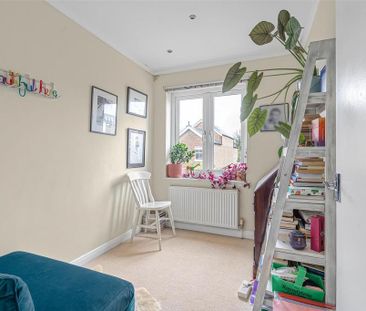 4 bedroom detached house to rent - Photo 4