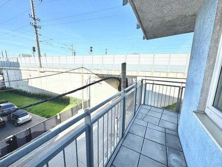 BALKONTRAUM | HELLE 2 ZIMMER | OPTIMALE RAUMAUFTEILUNG | U-BAHN NÄHE - Foto 3