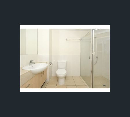 A68/7 Land Street, Toowong, Qld 4066 - Photo 2