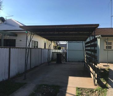 Neat & Tidy 2-3 Bedroom Home - Photo 4