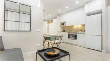 Studio for rent in Hispanoamérica, bills included - Photo 2