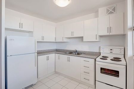Montgomery Mills - 24 — Studio - Photo 3
