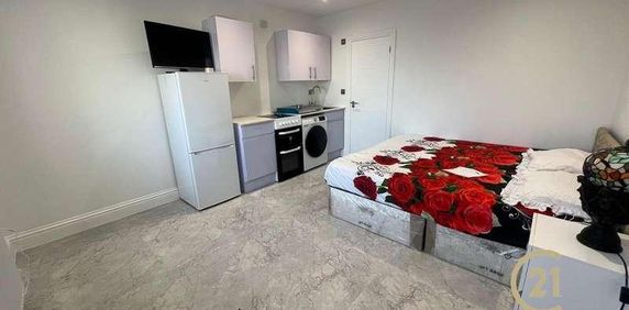 Annex, Floriston Avenue, UB10 - Photo 2