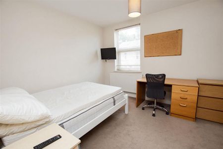 6 bedroom house to rent - Photo 3