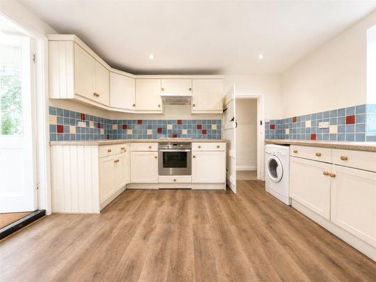 2 bedroom bungalow to rent - Photo 1