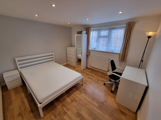 3 Bed Student Accommodation - Photo 1