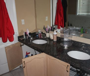 For Lease - 135 Sunny Meadow Boulevard, Brampton, Ontario - Photo 4