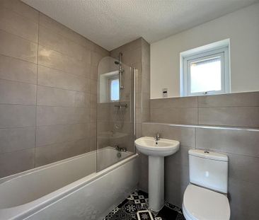 2 bedroom terraced house to rent - Photo 6