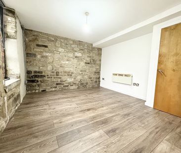 Highgate Mill Fold, Bradford, Queensbury - Photo 1