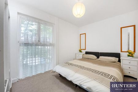 3 bedroom mews to rent - Photo 4