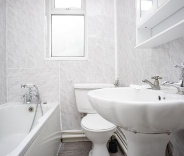 Avenue Road, Southampton - Photo 3