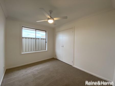 4 Bedroom Family Home with 2 Living Areas! - Photo 2