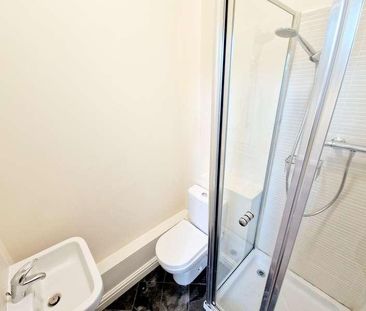 Devonshire Place, Prestwich, M25 - Photo 6