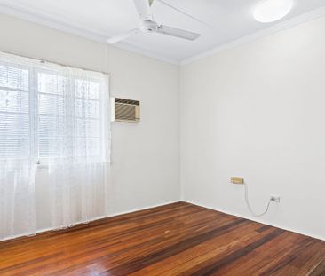 CHARACTER HOME WITH LARGE SHED NEAR CAIRNS CBD - Photo 5