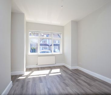3 Bed Terraced House, Beechwood Avenue, CR7 - Photo 2