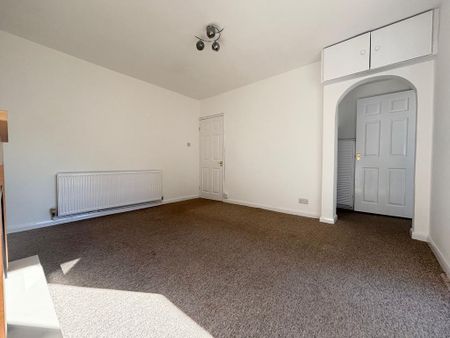 2 bedroom semi-detached house to rent - Photo 3