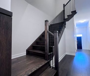 For Lease - 1215 DARTMOUTH CRESC Dartmouth Crescent, Oakville, Ontario - Photo 2