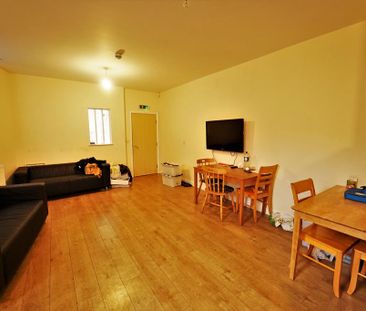 5 bedroom flat to rent - Photo 5