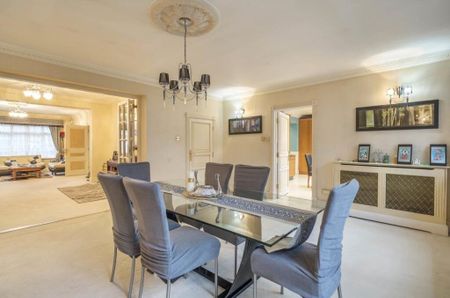 8 bedroom detached house to rent - Photo 3