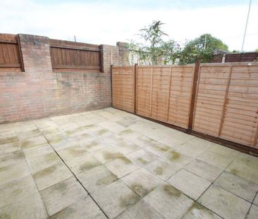 2 bedroom end of terrace house to rent - Photo 3