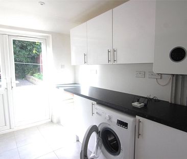 Double Bedroom within a shared house - SE6 - Photo 3