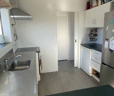 3 Bedroom with a deck for those sunny days! - Photo 2