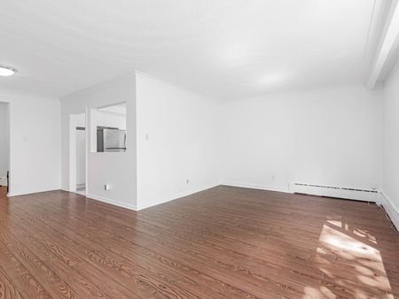 For Lease - 76 Walmsley Boulevard Unit# 3, Toronto, Ontario - Photo 5