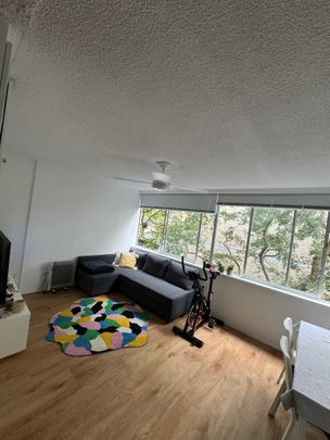 Elizabeth Bay - Photo 1