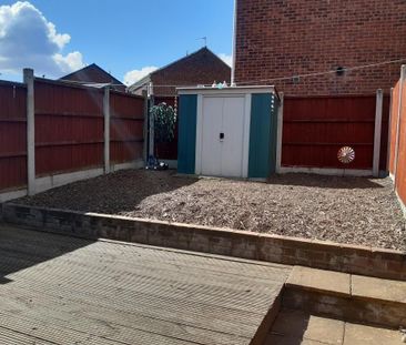 2 bedroom semi-detached house to rent - Photo 5