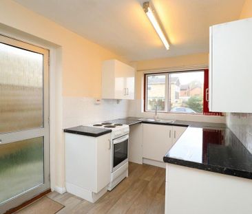 3 bedroom semi-detached house to rent - Photo 6