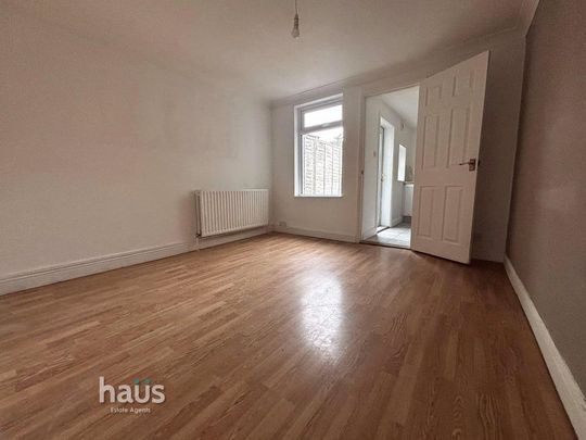 2 bedroom end of terrace house to rent - Photo 1