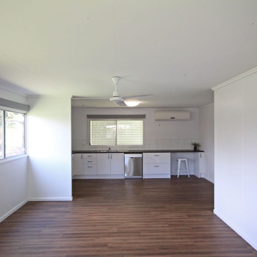 4 Elizabeth Street, Sarina - Photo 1