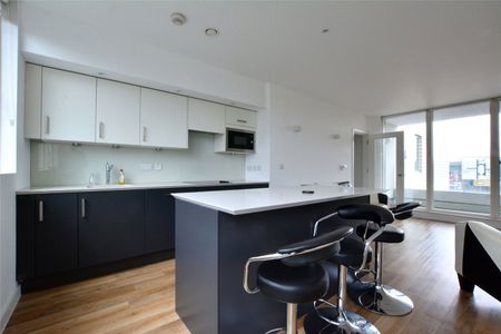 Old Pound Apartments, 2 Westcombe Hill, London, SE10 - Photo 4