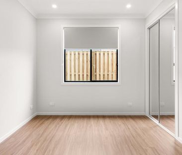 LUXURIOUS 4 BEDROOM HOME IN THE SEQUANA ESTATE! - Photo 4