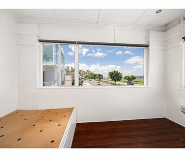 Semi furnished 2 bed unit with river view - Photo 2