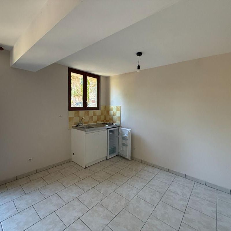 Location Maison 2 pièces 26m² MORTAIN BOCAGE 50140 - Photo 1