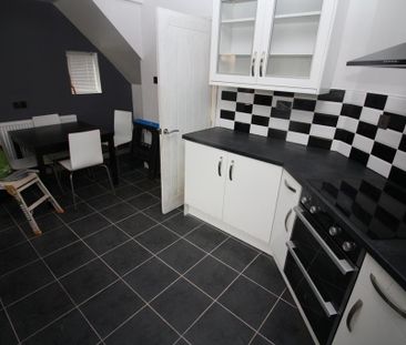 3 bedroom semi-detached house to rent - Photo 5